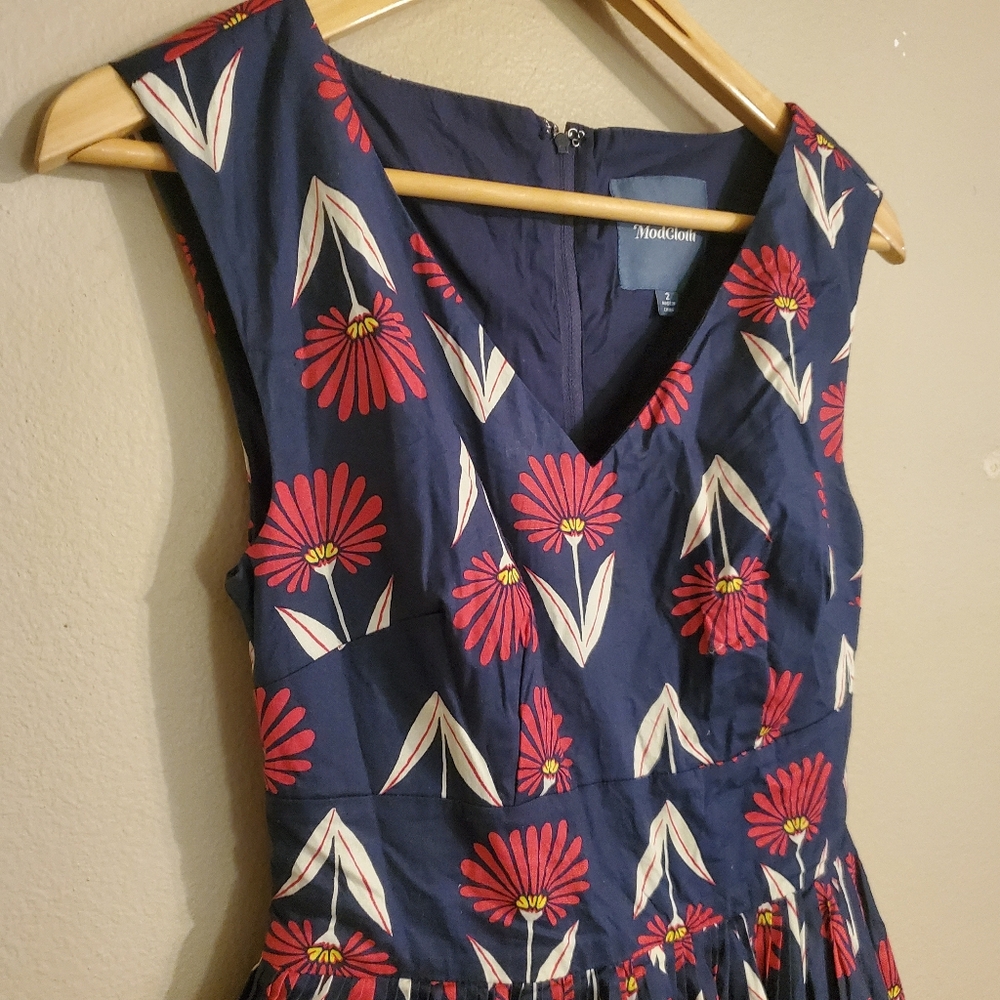 Modcloth Navy Floral Midi Dress with Coral and White Accents - Picture 4 of 12